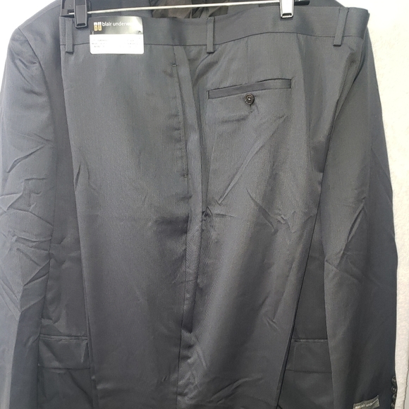 Mens 2pc Suit - Picture 10 of 10